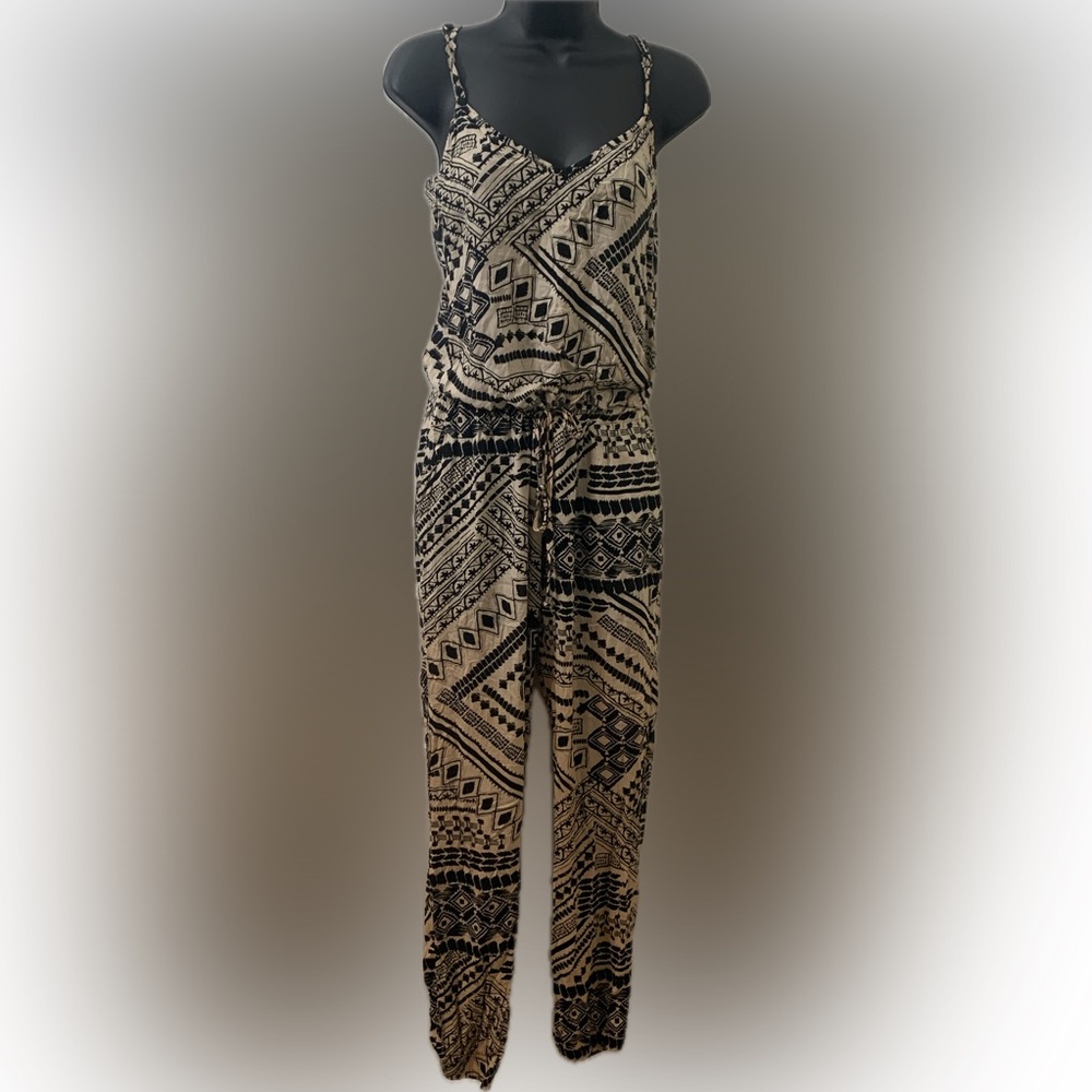Jumpsuit - Picture 6 of 7